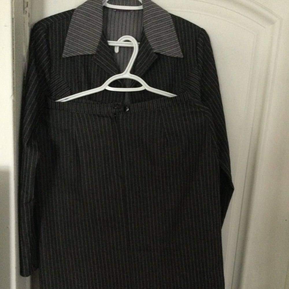Cloarice Paris 2 pcs jacket and skirt suit 2P made in France black white strips